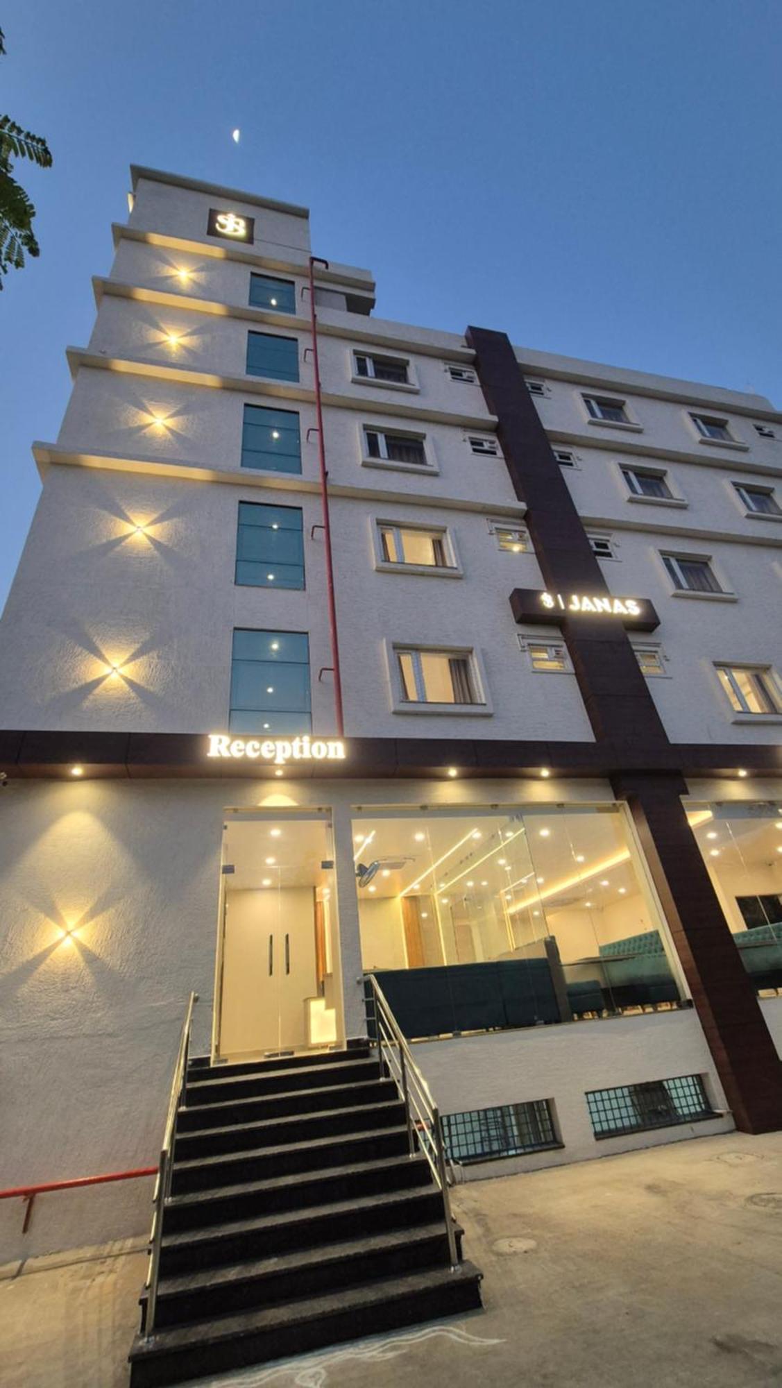 Hotel Janas Tirupati Zewnętrze zdjęcie