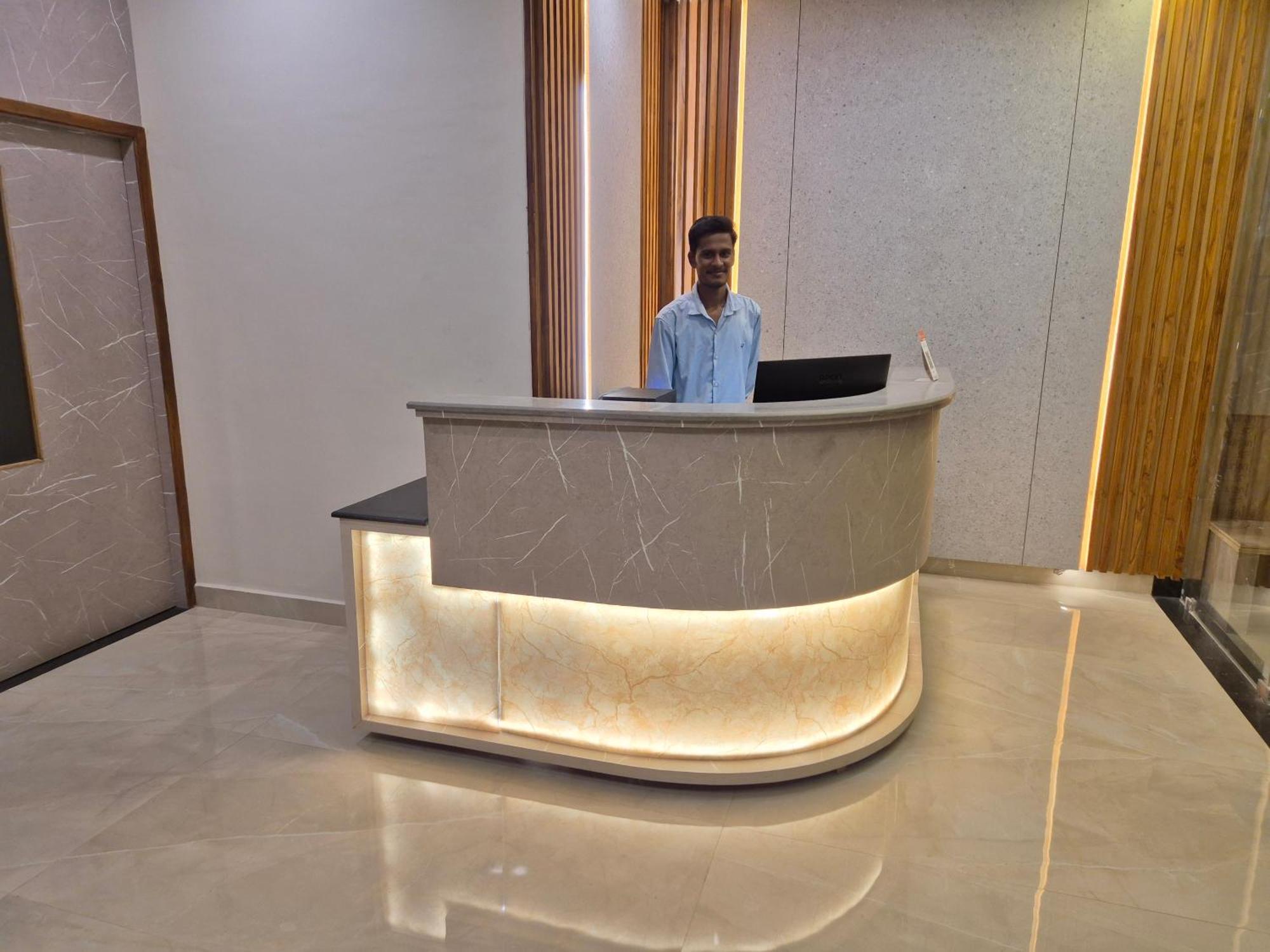 Hotel Janas Tirupati Zewnętrze zdjęcie