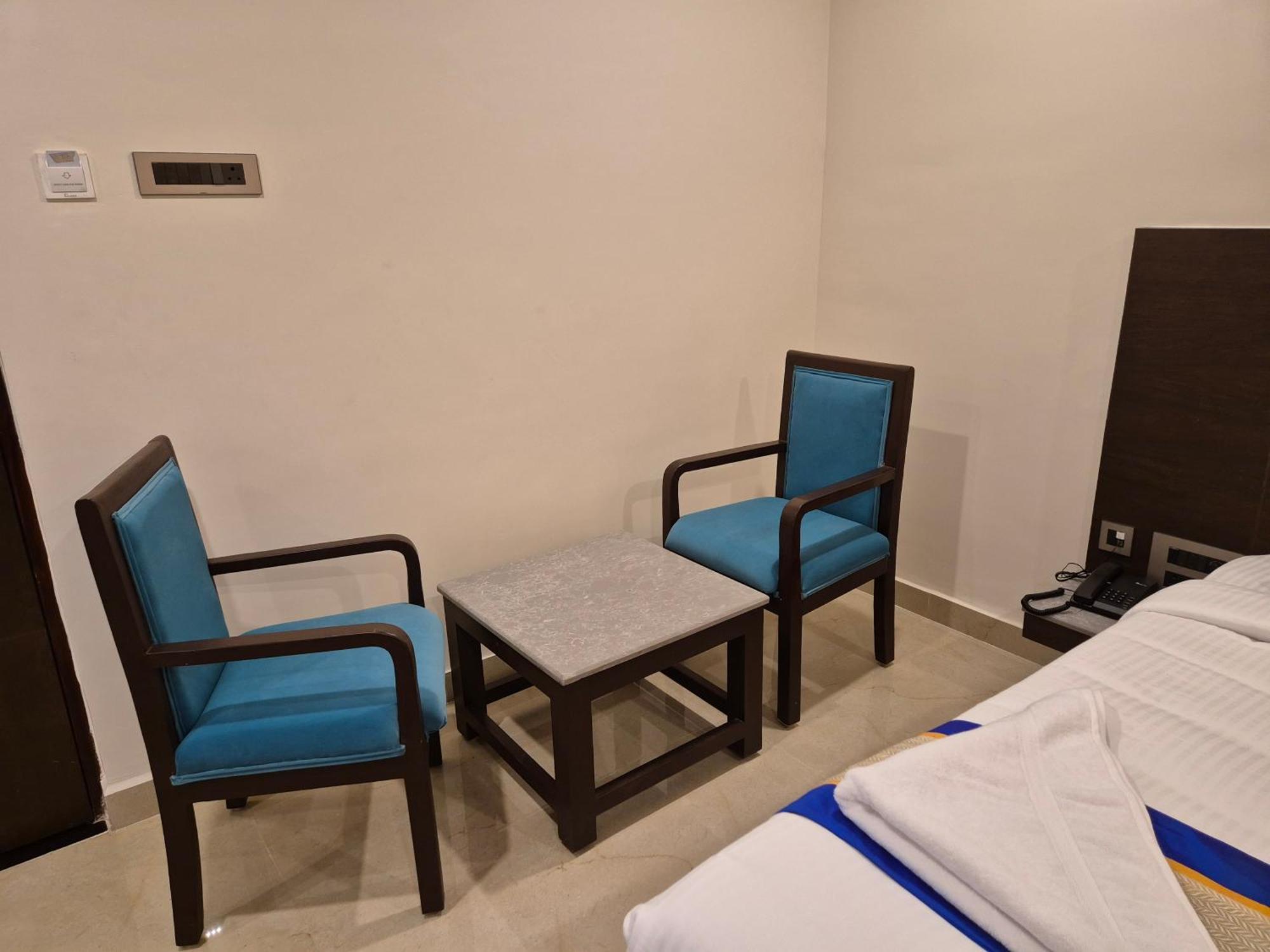 Hotel Janas Tirupati Zewnętrze zdjęcie