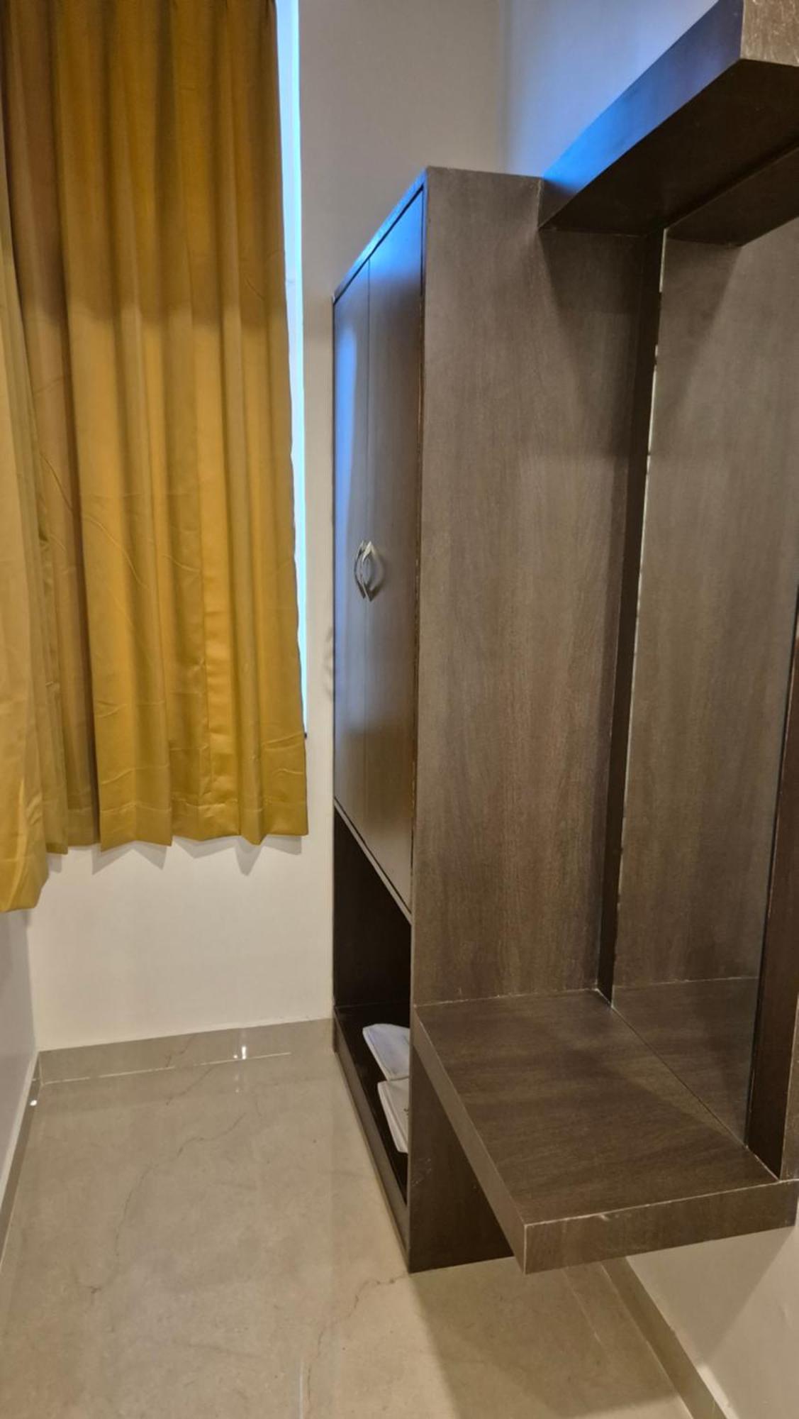 Hotel Janas Tirupati Zewnętrze zdjęcie