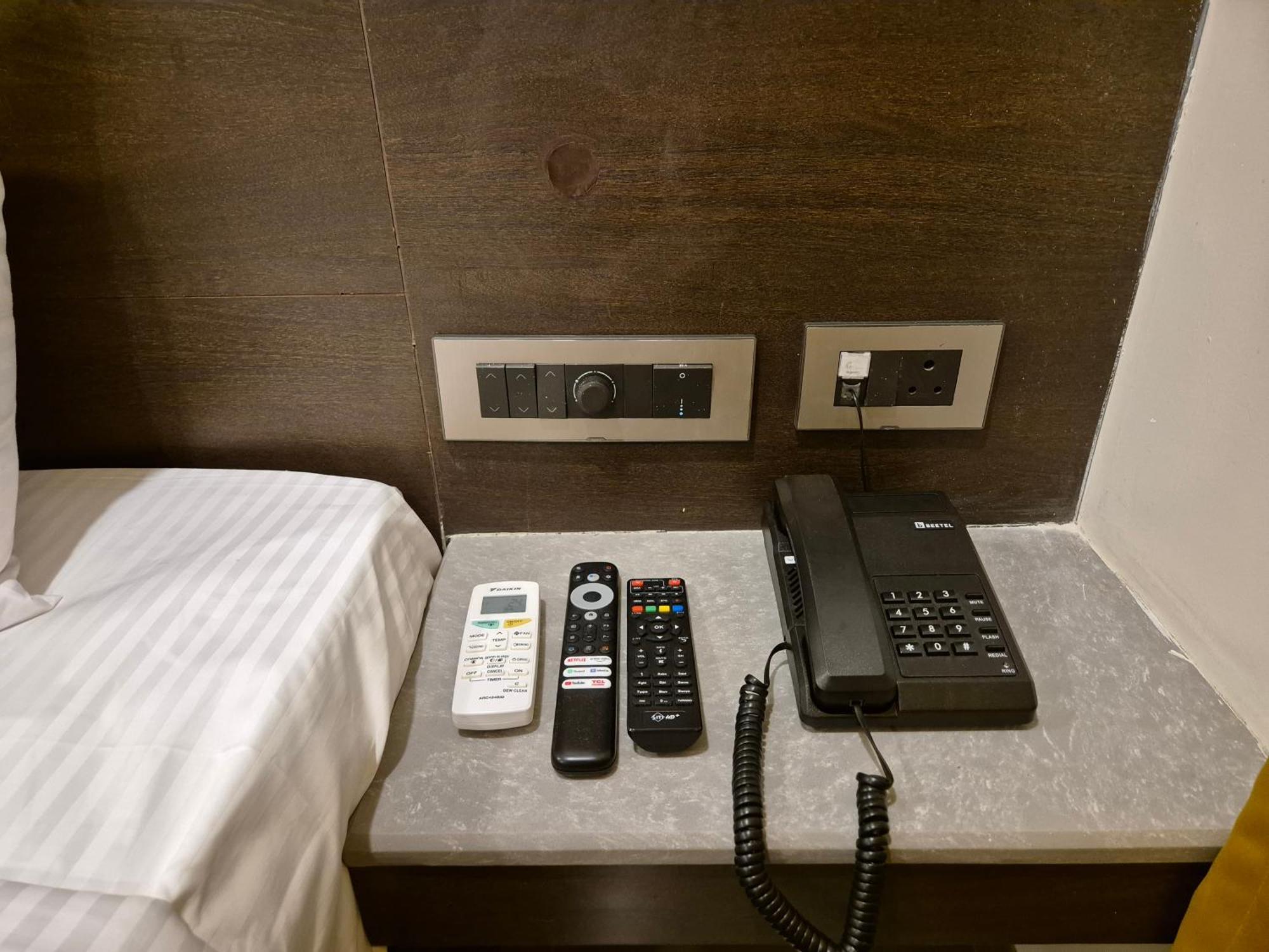 Hotel Janas Tirupati Zewnętrze zdjęcie